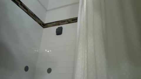 Snapshot of livmirage chatting on October 15, 7:44 am Liv Mirage online show from October 15, 7:44 am