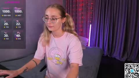 My name is Livy Nice to meet you  Thumbs up please its important online show from September 22, 6:28 pm