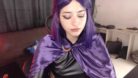 Elizabeth online show from November 14, 9:15 pm