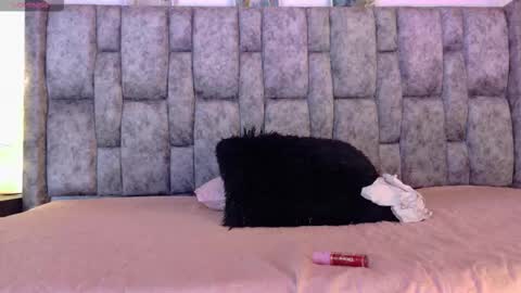  LIZBETH ROSS  online show from January 17, 10:56 am