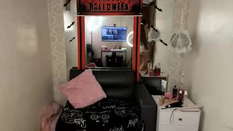 Snapshot of lizha_milf chatting on October 20, 5:05 pm Lizha online show from October 20, 5:05 pm