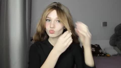 lizza_a online show from March 17, 7:29 pm