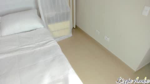 lizzieamber online show from November 21, 8:16 am