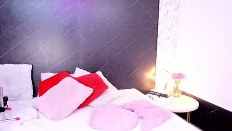I am Lizz online show from July 23, 12:13 pm