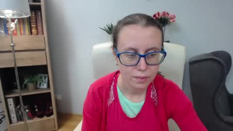 Lizzy online show from June 15, 4:45 am