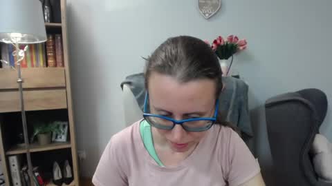 Lizzy online show from June 17, 4:47 am