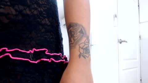 Lizzy hairy pussy online show from December 4, 8:29 pm