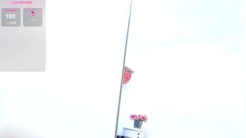 Lizzy hairy pussy online show from January 12, 12:18 am