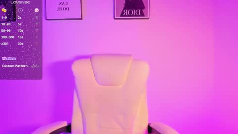 lizzyponcee online show from October 30, 12:17 pm