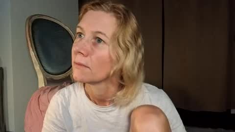 lola_belgium online show from July 30, 6:14 am