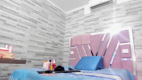 Snapshot of lola_hornei chatting on February 26, 11:32 am Lola online show from February 26, 11:32 am