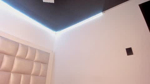 lola_js online show from July 25, 12:12 pm