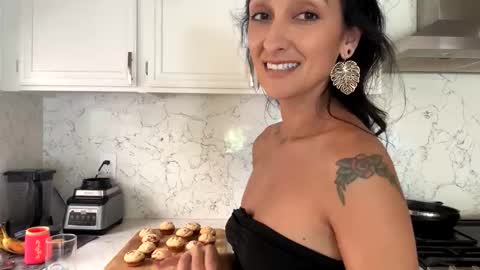 lola_la_lita online show from October 30, 6:20 pm