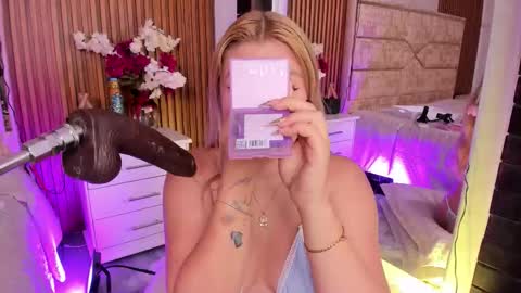 Lola Angel online show from February 28, 8:19 pm