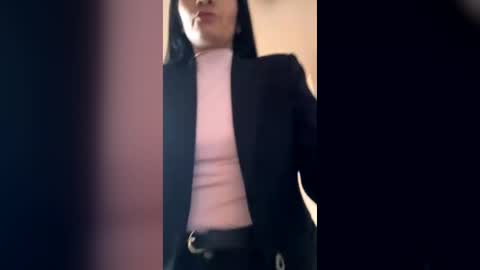 lolabunny120490 online show from June 17, 12:28 pm