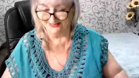 LolkaAlyss online show from October 23, 8:15 pm