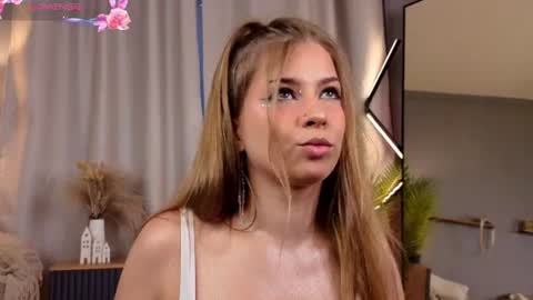 Lola online show from July 9, 8:06 am