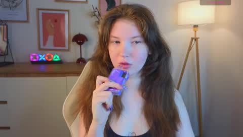 Mona online show from September 24, 2:16 pm