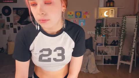 Lona online show from February 11, 7:04 pm