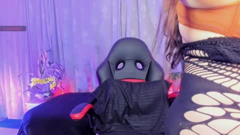 Jennifer  online show from April 28, 6:34 pm