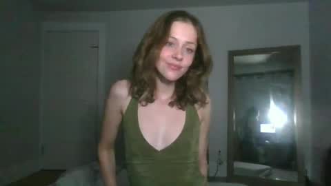 Elanor online show from October 3, 1:54 am