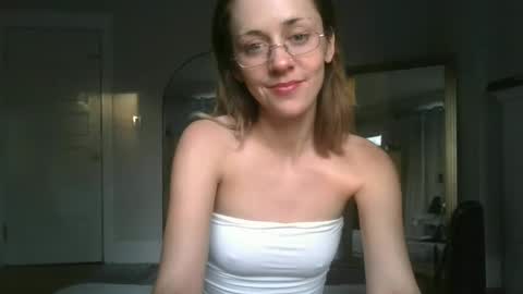 Elanor online show from September 9, 10:53 pm