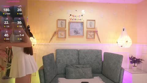 Loona Nyx online show from October 25, 11:40 am