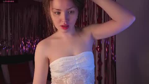 Lora online show from July 5, 2:23 pm
