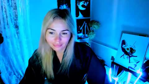 Lora online show from August 3, 2:15 am