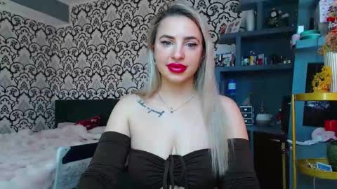 Queen LoraSinClare online show from March 17, 9:02 am