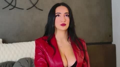 Miss online show from November 5, 3:28 pm