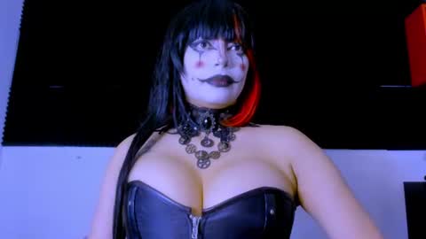 Lore Depp online show from August 3, 6:28 am