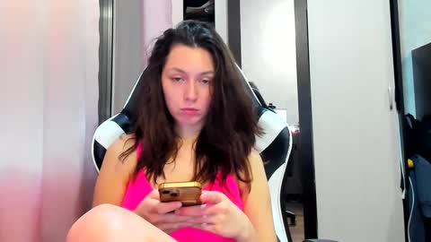 Snapshot of lorelea_cute chatting on December 7, 8:27 pm Lorelea cute online show from December 7, 8:27 pm