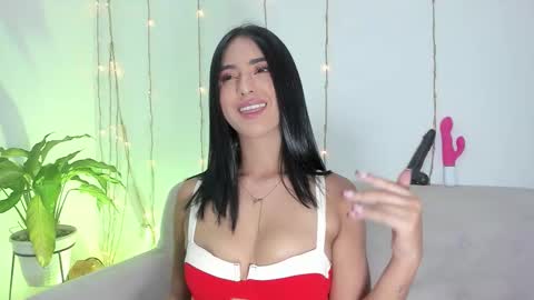 L O R E N online show from March 1, 8:08 pm