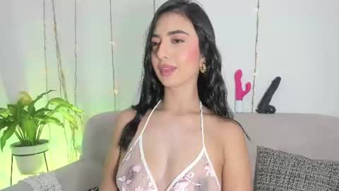 L O R E N online show from July 31, 10:55 pm