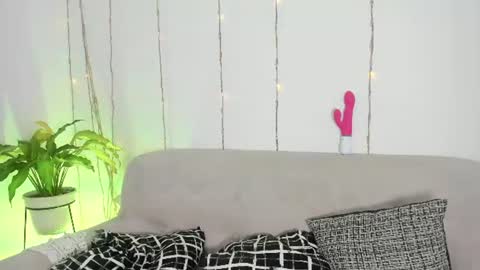 L O R E N online show from July 30, 10:54 pm