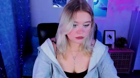 Loise online show from October 20, 3:15 pm