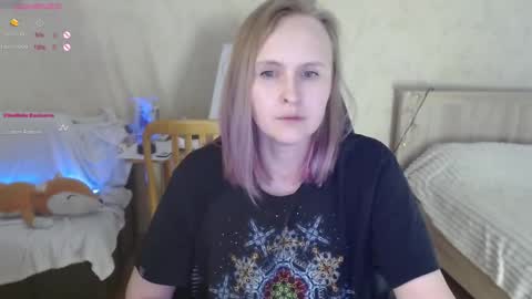 Snapshot of love_agatha chatting on October 19, 5:09 am Agatha online show from October 19, 5:09 am