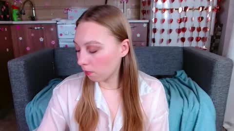 love bella  online show from February 5, 12:35 am