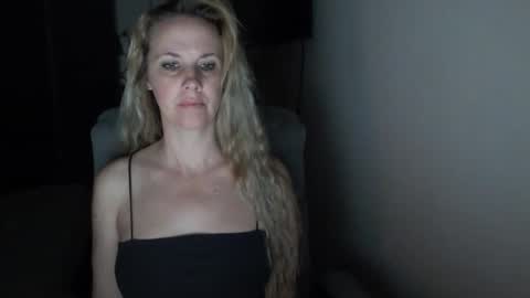 LoVe On  online show from March 8, 11:25 am