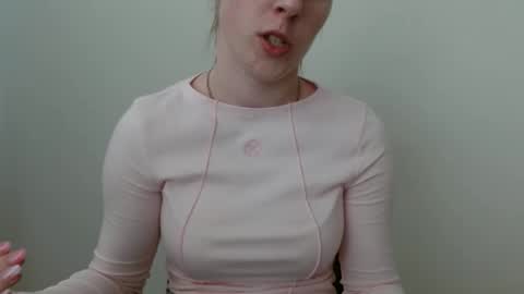 Vivian online show from March 6, 12:00 pm