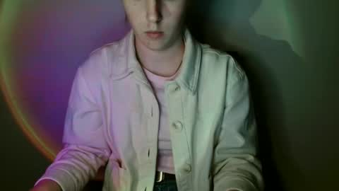 Vivian online show from February 12, 1:57 pm