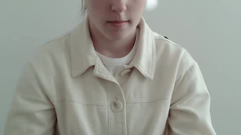 Vivian online show from November 18, 11:55 am