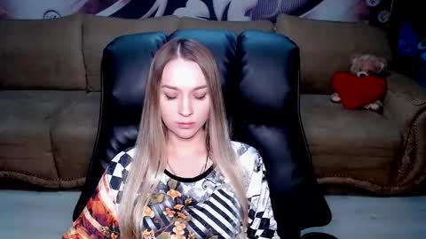 private open online show from November 10, 4:24 pm