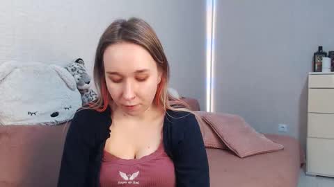 Lovely Hayley online show from February 14, 10:45 pm