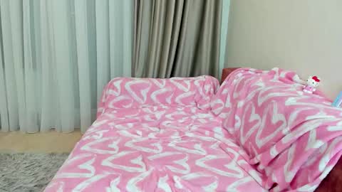 Snapshot of lovely_isabella chatting on September 18, 9:35 pm Bella online show from September 18, 9:35 pm