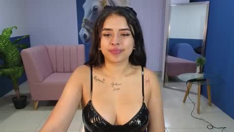 Kaitlyn online show from February 22, 8:10 pm