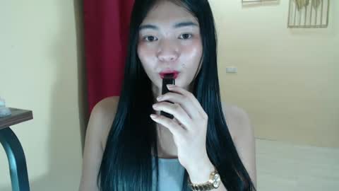 Snapshot of lovely_laura09 chatting on February 24, 3:31 pm Lovely Laura online show from February 24, 3:31 pm