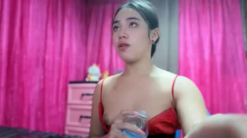 lovely_leah23 online show from December 3, 9:33 am