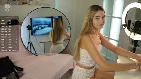 lovelygracee online show from June 17, 3:02 pm